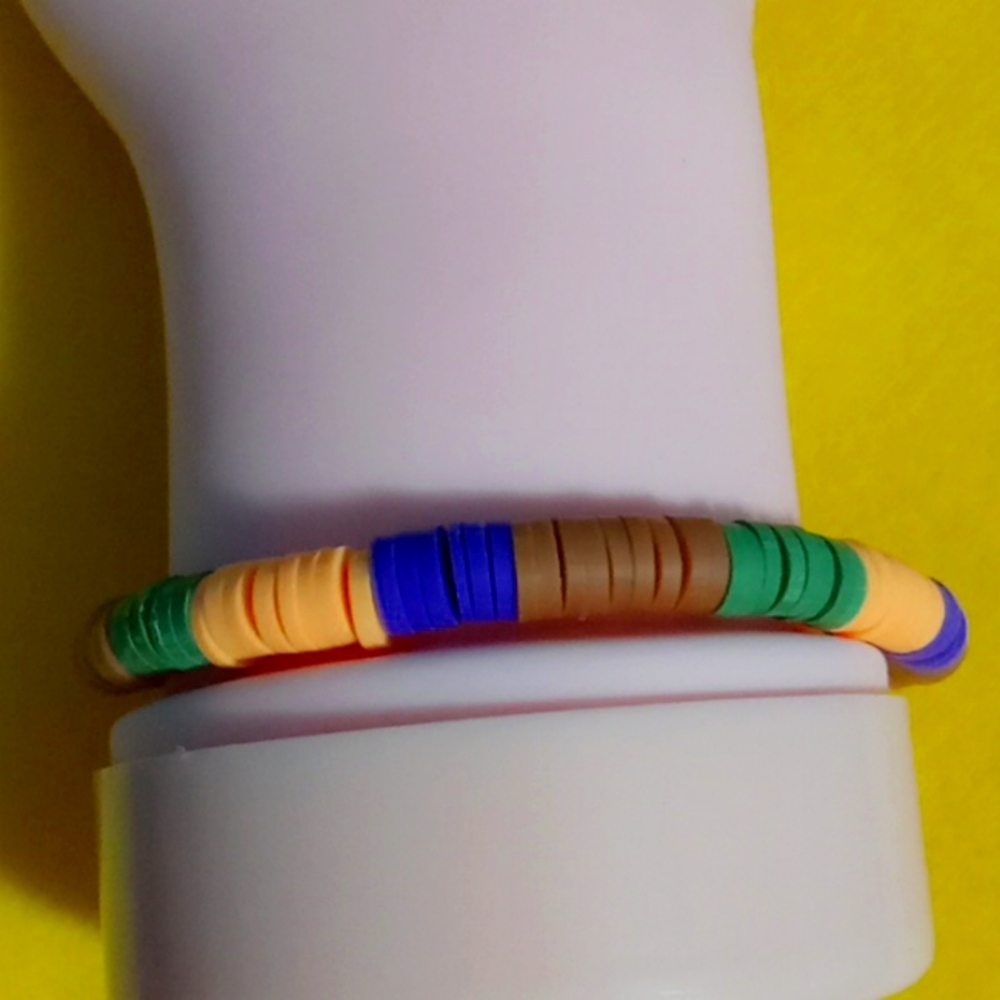 Bracelets - Picture 2 of 4